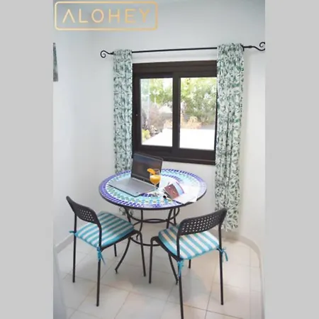 Bungalow At Playa Flamingo Apartment With Shared Pool 5 Minutes From The Beach Apartment