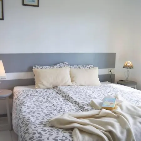 Bungalow At Playa Flamingo Apartment With Shared Pool 5 Minutes From The Beach Apartment