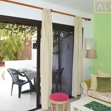 Bungalow At Playa Flamingo Apartment With Shared Pool 5 Minutes From The Beach Apartment