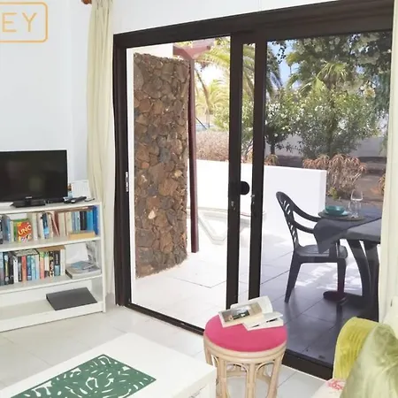 Bungalow At Playa Flamingo Apartment With Shared Pool 5 Minutes From The Beach Apartment