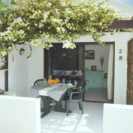 Bungalow At Playa Flamingo Apartment With Shared Pool 5 Minutes From The Beach *